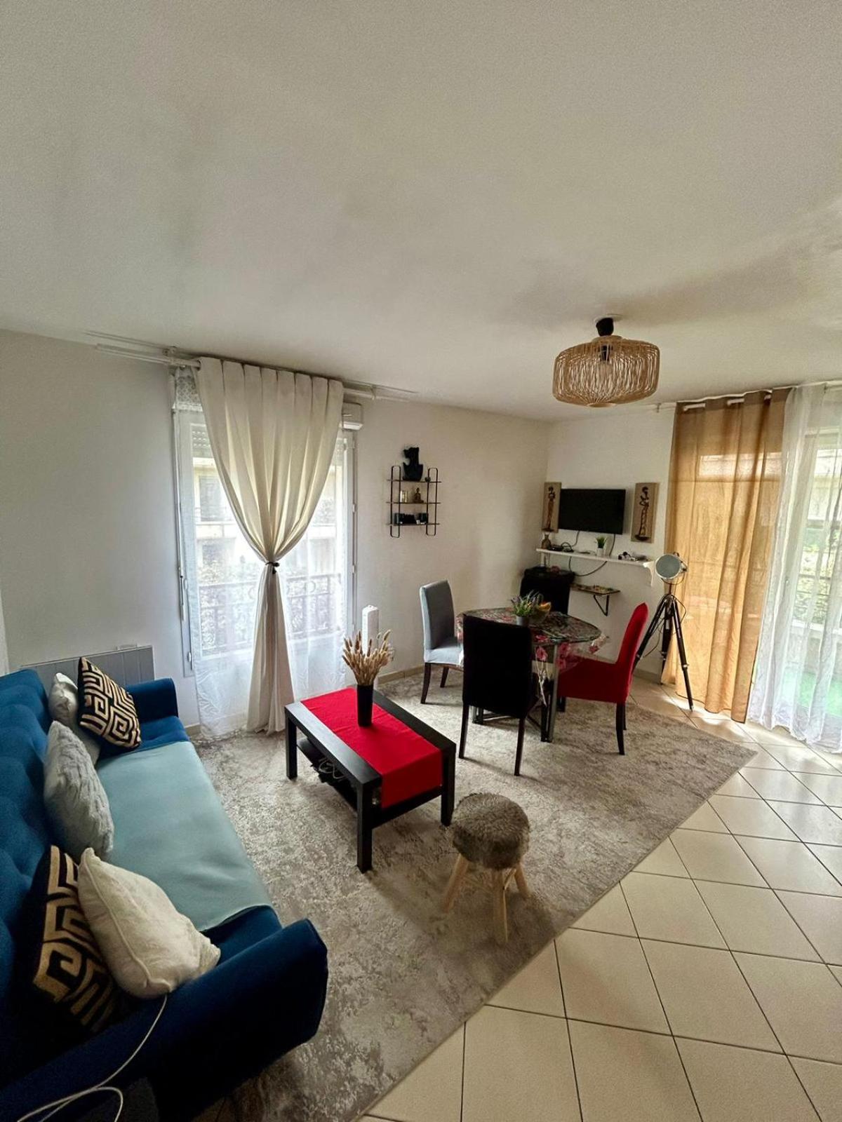 Heyzie Appartement Pontault-Combault Buitenkant foto