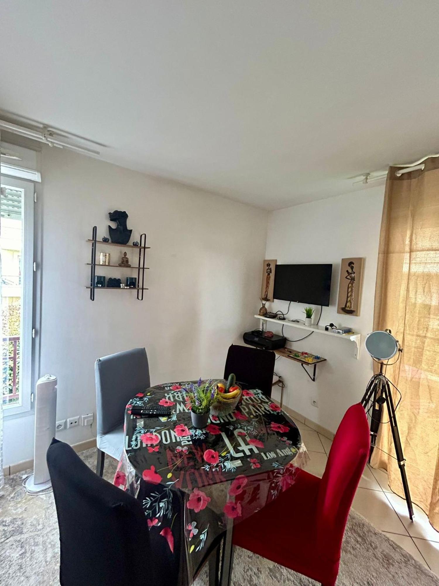 Heyzie Appartement Pontault-Combault Buitenkant foto